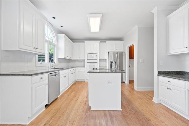 1810 Sunset Harbour Pointe, Lawrenceville, GA 30043