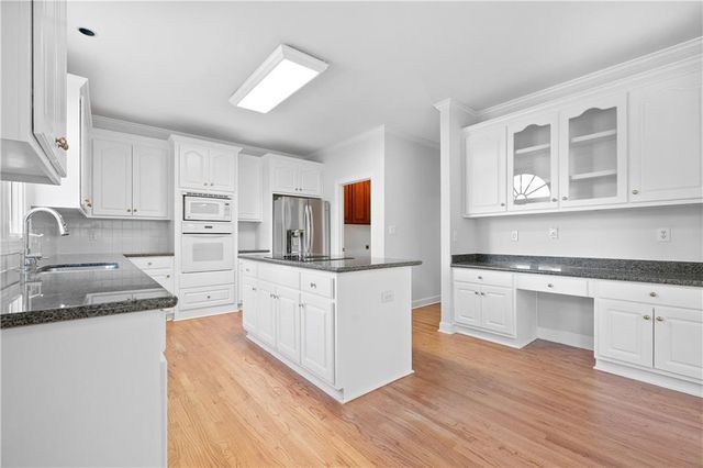 1810 Sunset Harbour Pointe, Lawrenceville, GA 30043