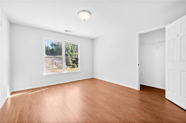 1810 Sunset Harbour Pointe, Lawrenceville, GA 30043