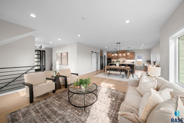 1517 W Autumn Cir Circle, Brandon, SD 57005