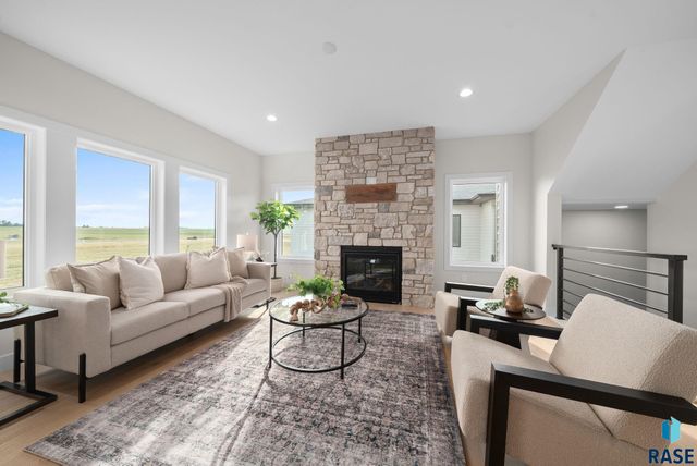 1517 W Autumn Cir Circle, Brandon, SD 57005