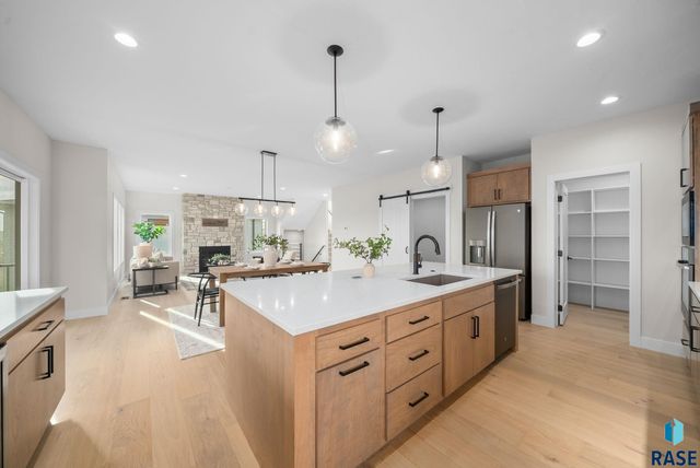 1517 W Autumn Cir Circle, Brandon, SD 57005