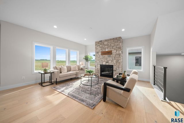 1517 W Autumn Cir Circle, Brandon, SD 57005