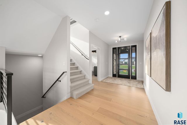 1517 W Autumn Cir Circle, Brandon, SD 57005