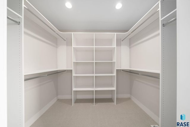 1517 W Autumn Cir Circle, Brandon, SD 57005