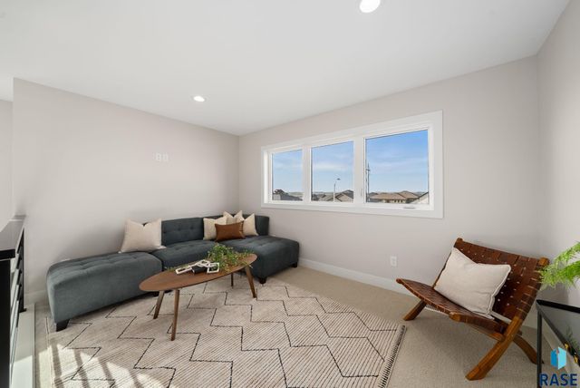 1517 W Autumn Cir Circle, Brandon, SD 57005