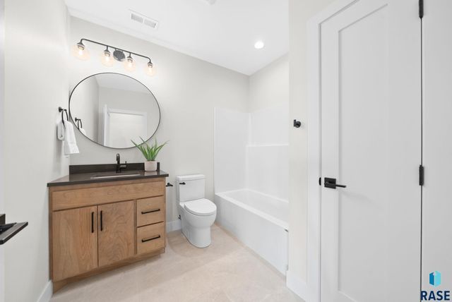 1517 W Autumn Cir Circle, Brandon, SD 57005