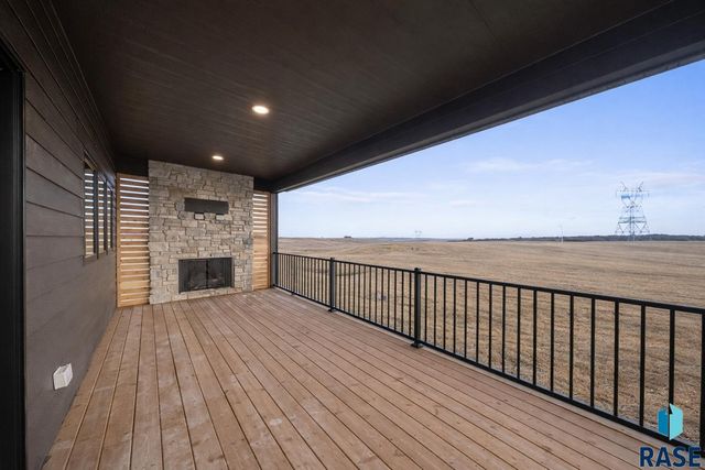 1517 W Autumn Cir Circle, Brandon, SD 57005