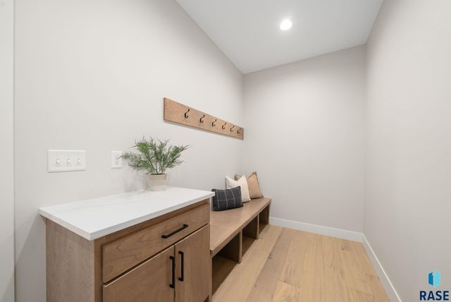 1517 W Autumn Cir Circle, Brandon, SD 57005