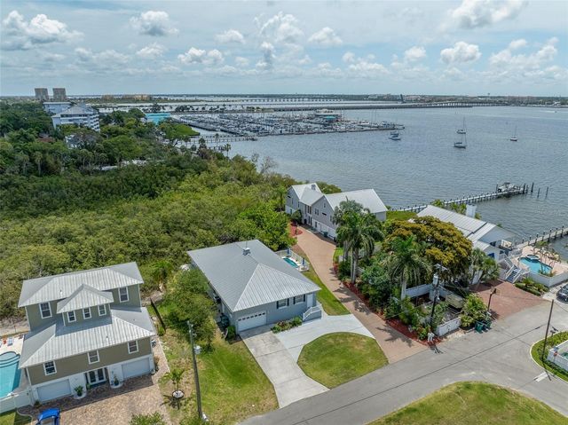 310 13TH AVENUE W, Palmetto, FL 34221