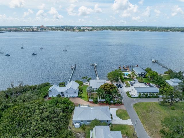 310 13TH AVENUE W, Palmetto, FL 34221