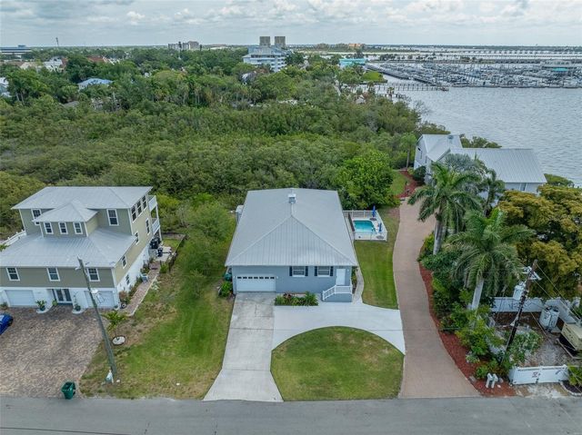 310 13TH AVENUE W, Palmetto, FL 34221