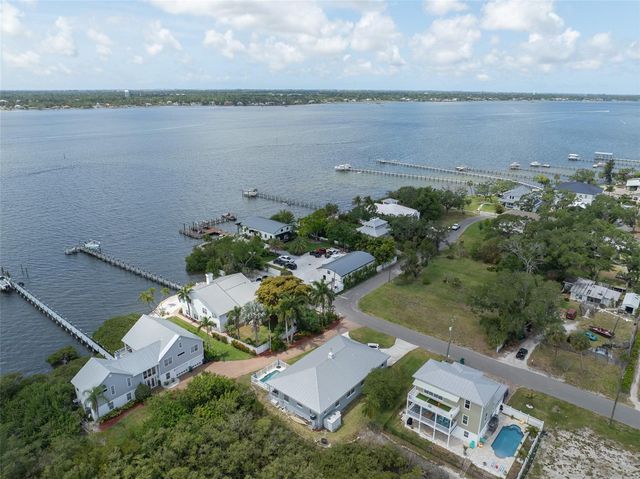 310 13TH AVENUE W, Palmetto, FL 34221