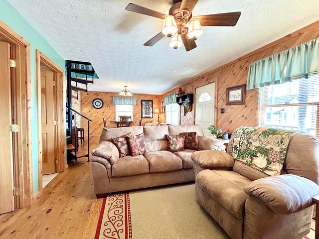 96 Vicki Street, Nancy, KY 42544