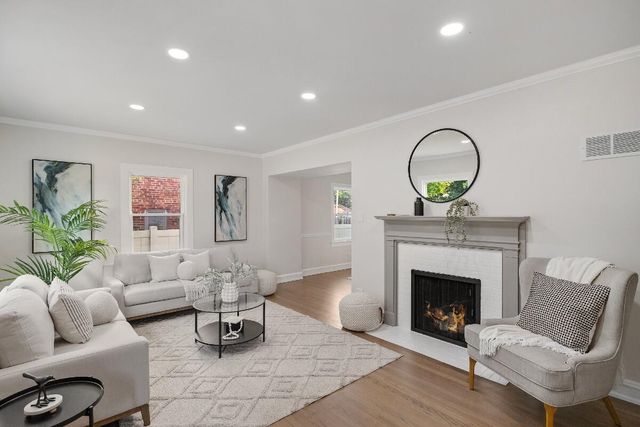247 Fairbanks Place, Munster, IN 46321