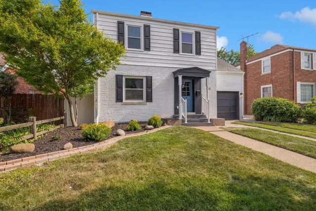247 Fairbanks Place, Munster, IN 46321
