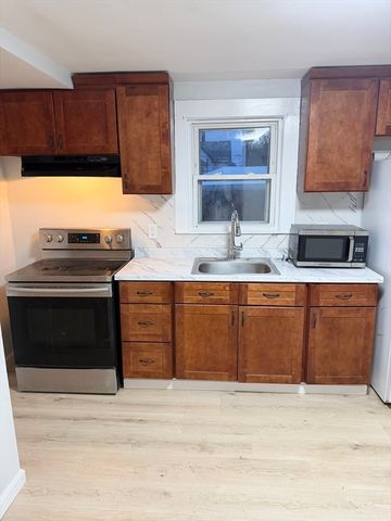 216 Crest Ave, Revere, MA 02151