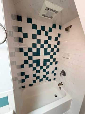 216 Crest Ave, Revere, MA 02151