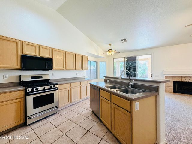 10080 E Paseo De La Masada, Tucson, AZ 85747