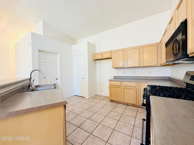 10080 E Paseo De La Masada, Tucson, AZ 85747