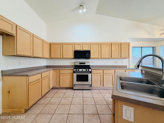 10080 E Paseo De La Masada, Tucson, AZ 85747