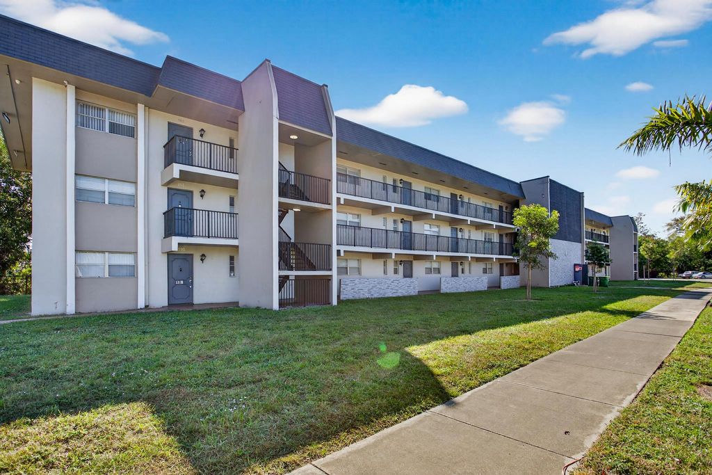 7820 S Colony Circle 109, Tamarac, FL 33321