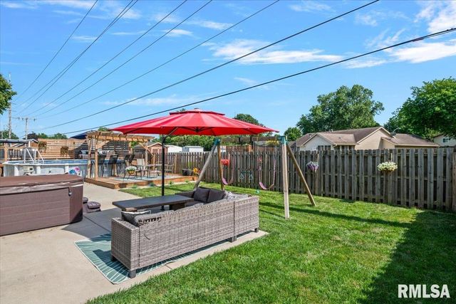 3824 Viking Boulevard, Springfield, IL 62712