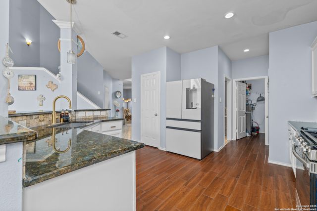 718 Wildgrove Ln, San Antonio, TX 78258