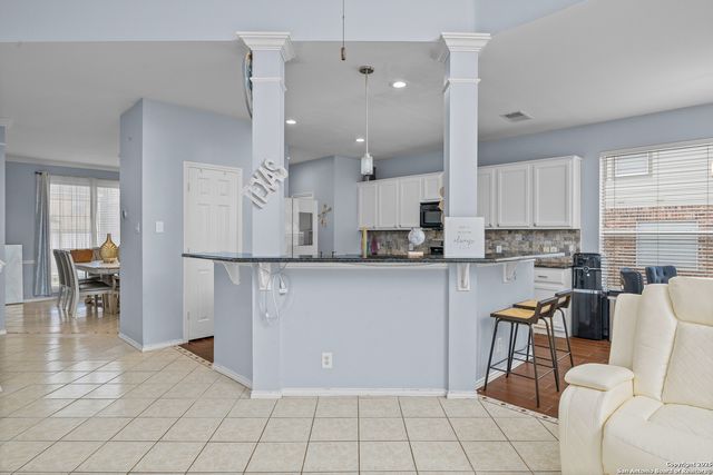 718 Wildgrove Ln, San Antonio, TX 78258