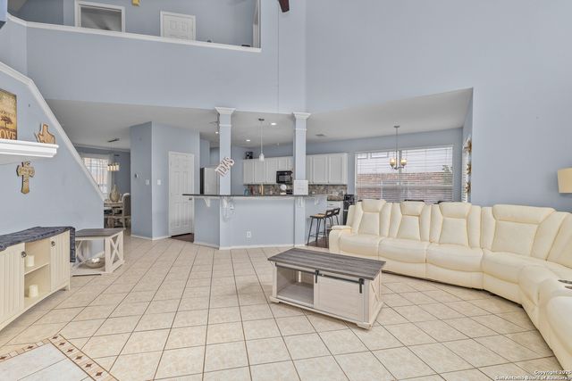 718 Wildgrove Ln, San Antonio, TX 78258