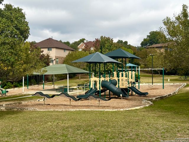 718 Wildgrove Ln, San Antonio, TX 78258