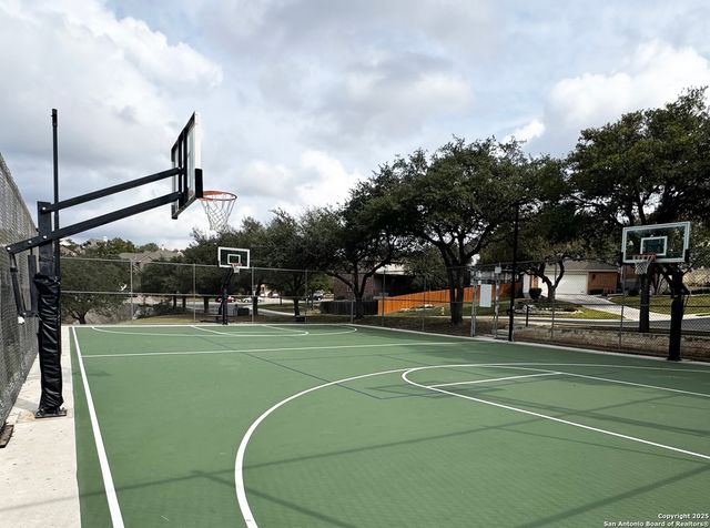 718 Wildgrove Ln, San Antonio, TX 78258