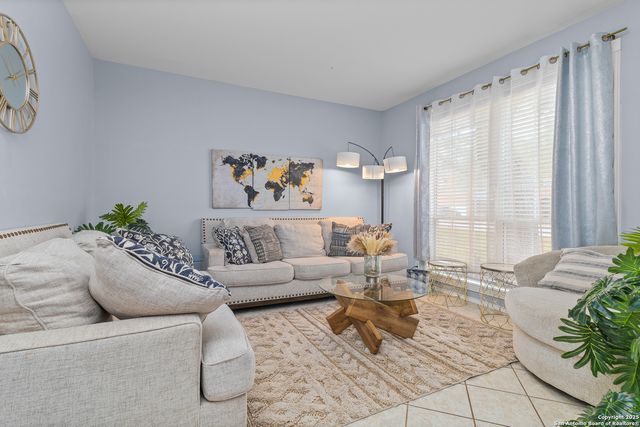 718 Wildgrove Ln, San Antonio, TX 78258