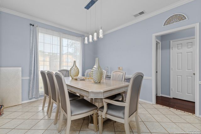 718 Wildgrove Ln, San Antonio, TX 78258