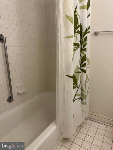 201 YARDLEY CMNS, Yardley, PA 19067