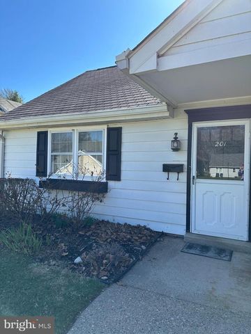 201 YARDLEY CMNS, Yardley, PA 19067