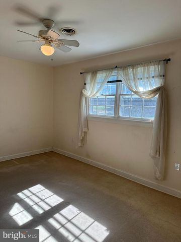 201 YARDLEY CMNS, Yardley, PA 19067