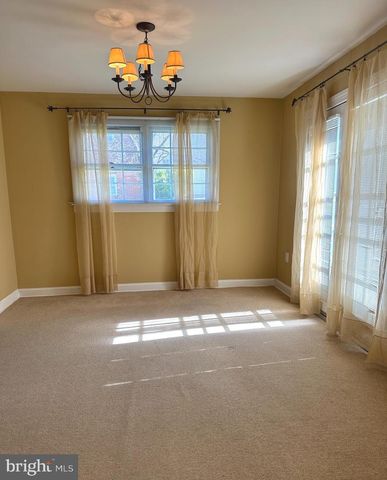 201 YARDLEY CMNS, Yardley, PA 19067