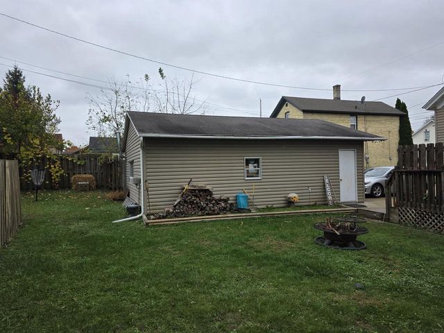 915 Cleveland STREET, Watertown, WI 53098