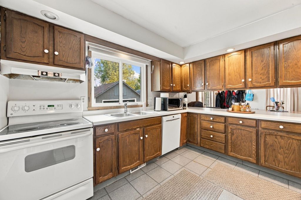 314 Eddy Court S, Fargo, ND 58103 — photo 4