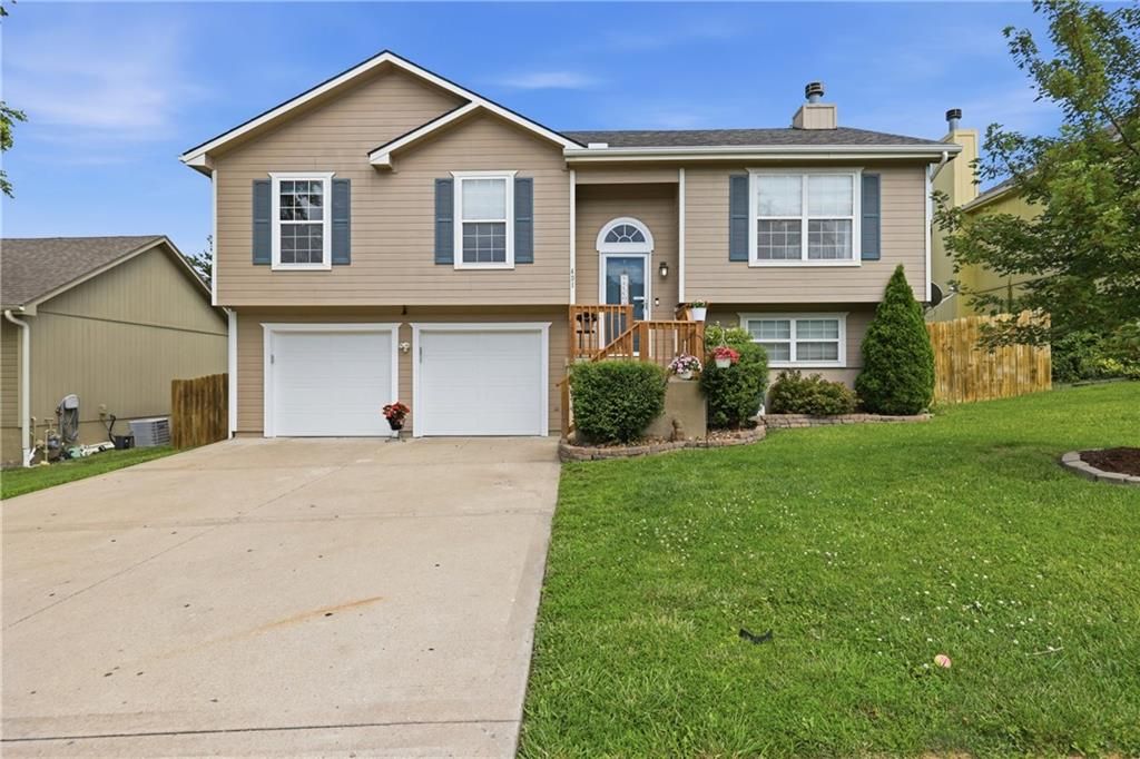431 SW Joseph Lane, Grain Valley, MO 64029