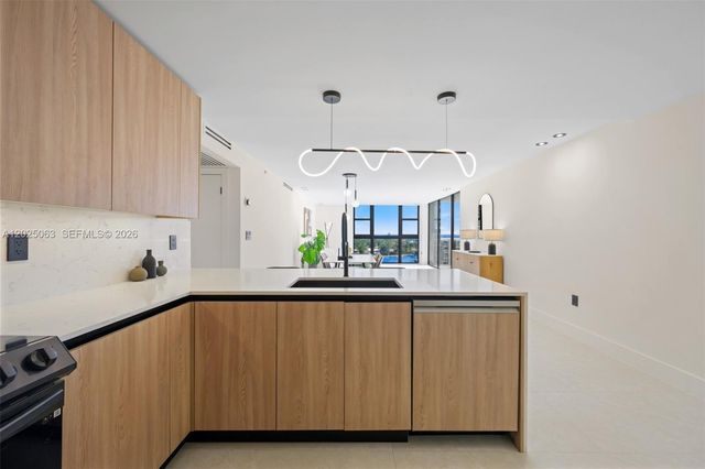 20505 E Country Club Drive 1133, Aventura, FL 33180