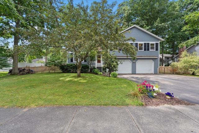 13 Hillside Circle, Essex, VT 05452