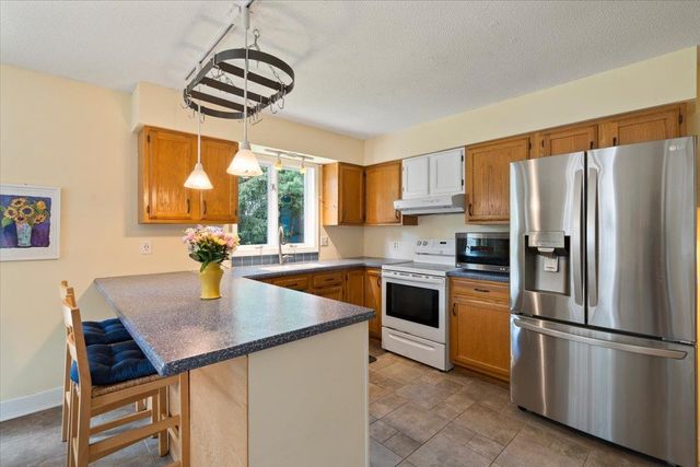 13 Hillside Circle, Essex, VT 05452