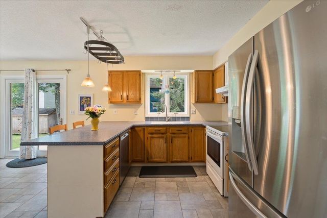 13 Hillside Circle, Essex, VT 05452