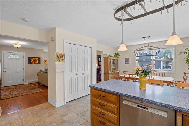 13 Hillside Circle, Essex, VT 05452