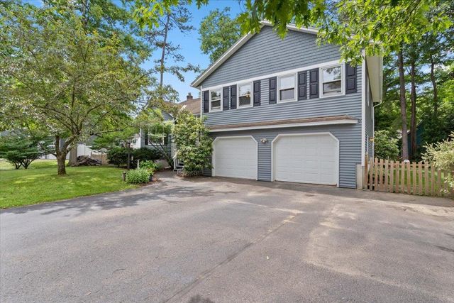 13 Hillside Circle, Essex, VT 05452