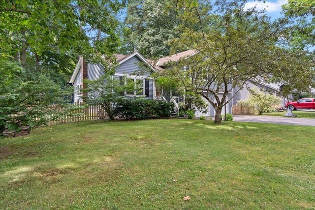 13 Hillside Circle, Essex, VT 05452