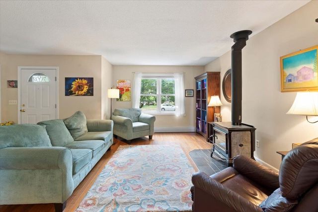 13 Hillside Circle, Essex, VT 05452