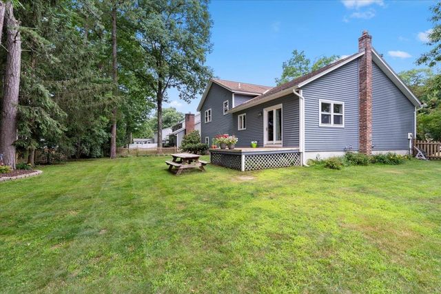 13 Hillside Circle, Essex, VT 05452